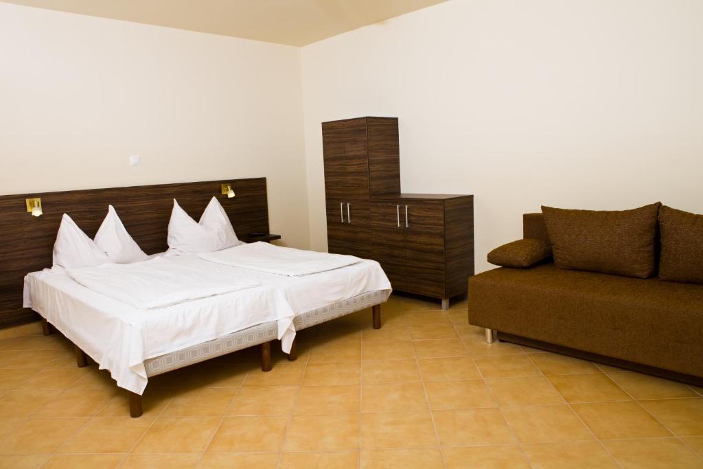 Badacsonytördemic Balaton Eldorado Camping酒店 客房 照片
