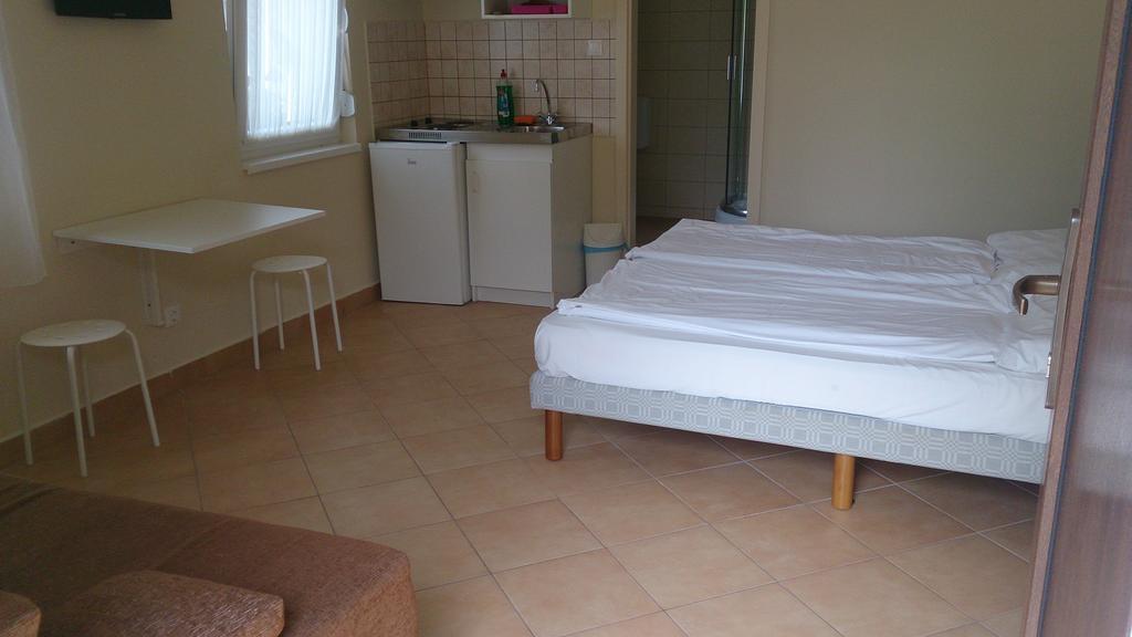 Badacsonytördemic Balaton Eldorado Camping酒店 外观 照片