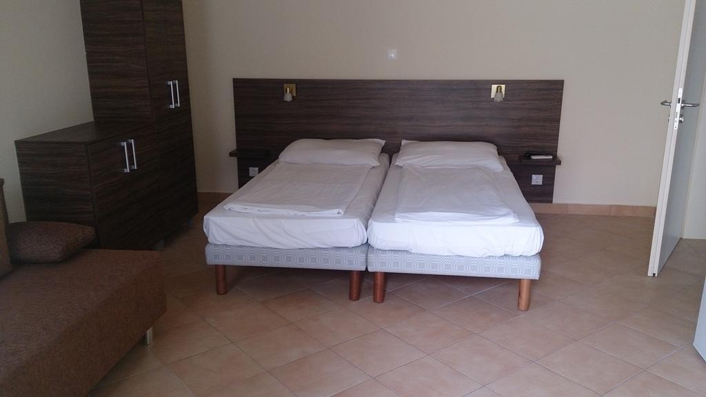 Badacsonytördemic Balaton Eldorado Camping酒店 外观 照片